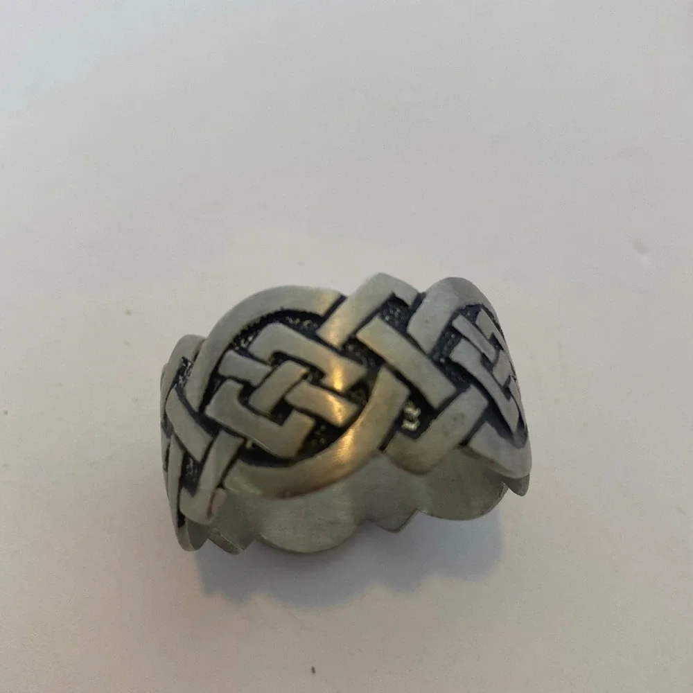 Napkin Rings Silver Excellent Celtic Knot Set‎ of 4 Metal